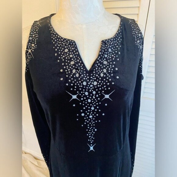 NWT Black Velour Cold Shoulder Maxi Dress With Star Embellishments Size XL - Picture 4 of 9